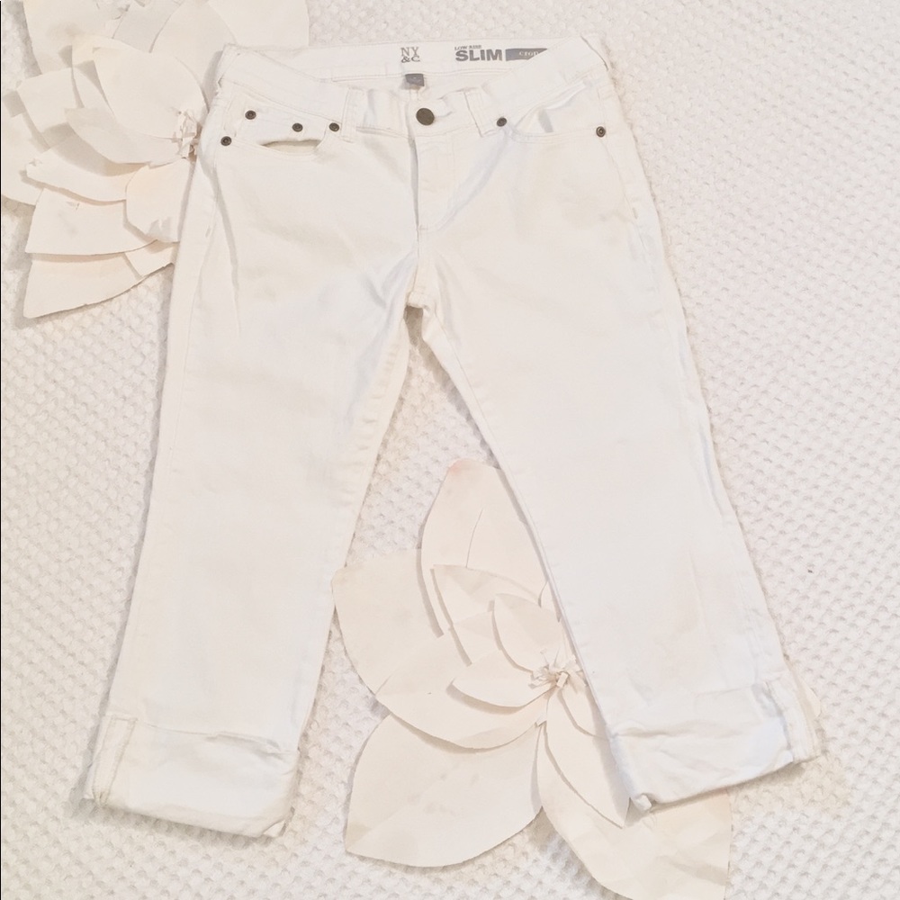 NY&Co SlimFit Lower Rise Crops. Size 0. Cuffed Hem